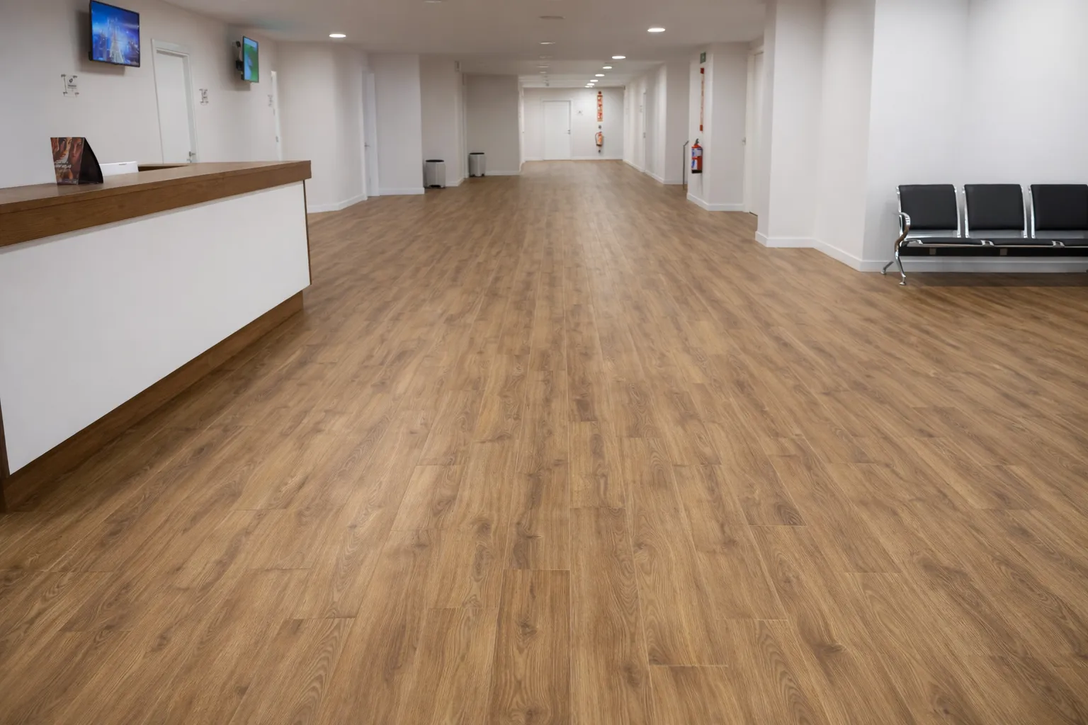 Suelos para clínicas médicas: guía completa de pavimentos sanitarios